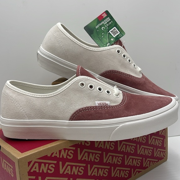 Vans Men’s Authentic
Pig Suede Withered Rose
VN000BW5CHO
Sneakers - Picture 8 of 16